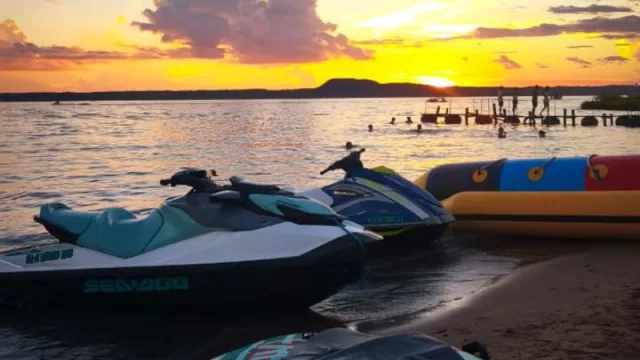El boom del alquiler de jetski y atracciones acuáticas que mueve el verano en San Bernardino