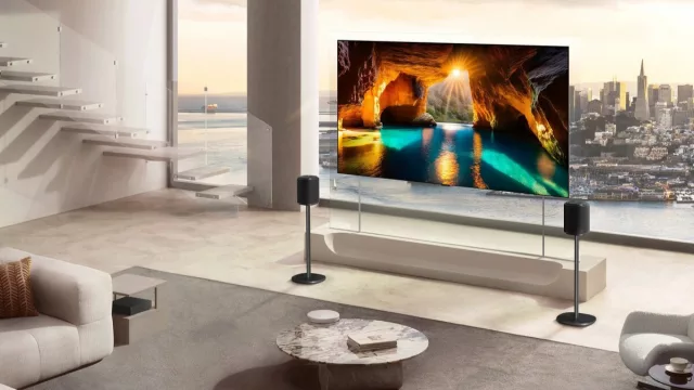 LG revive su icónica Wallpaper TV (pantalla ultra-fina y sin cables)