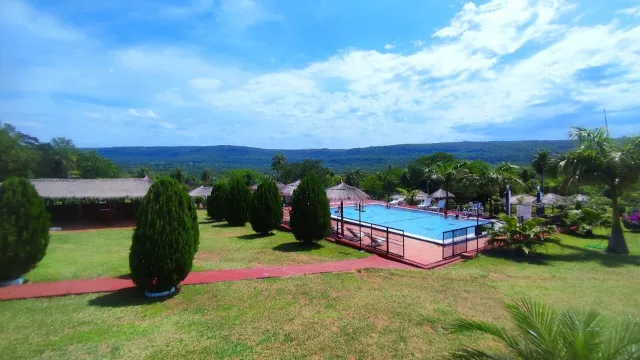 Al pie del cerro Mbatoví, cabañas alpinas apuestan al turismo interno y la naturaleza en Paraguarí