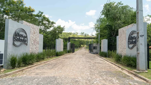 Altos del Salado: el barrio cerrado sobre ruta que apuesta a vivir en San Bernardino todo el año