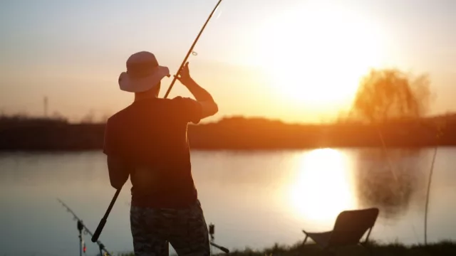 Caña en mano y tereré frío: la pesca recreativa gana protagonismo