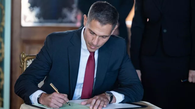 Industria 2.0: Riquelme asume el MIC en una etapa clave para la industrialización y el comercio nacional