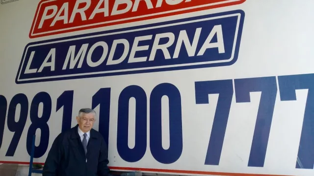 Medio siglo de industria del vidrio: la fábrica paraguaya que transforma planchas en parabrisas