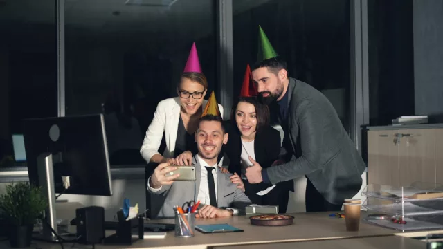 ¿Día libre por cumpleaños? Lo que dicen los empresarios y expertos en recursos humanos