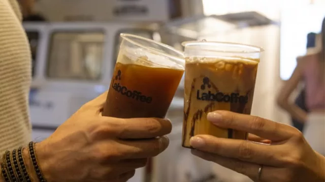Lab Coffee Container: la cafetería que nació en una combi y hoy ofrece un laboratorio de sabores