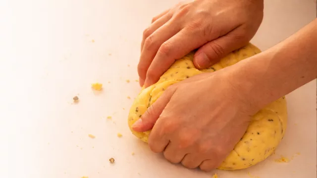 Amasar tradición: la chipa impulsa producción, empleo y ventas en Semana Santa