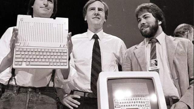 Apple cumple 50 años: de sus primeros computadores al futuro plegable del iPhone