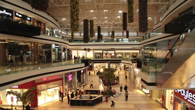 Centros comerciales moderan su crecimiento tras cinco años de expansión a dos dígitos