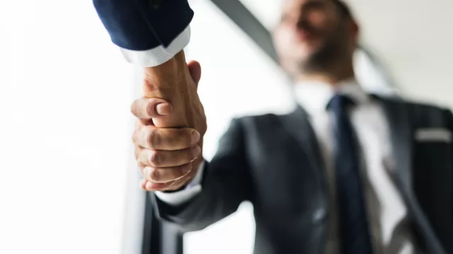 Pactos restrictivos en M&A: Protegiendo el valor del negocio
