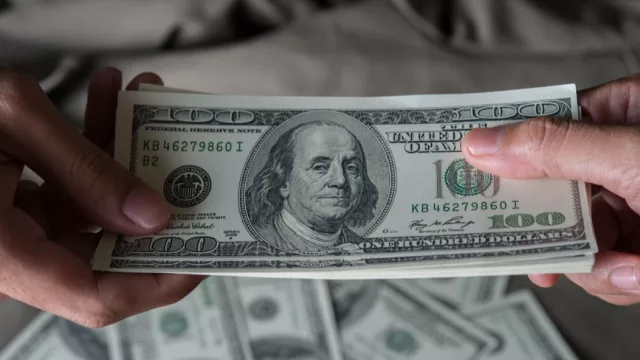 Dólar bajaría y la inflación seguiría controlada: agentes económicos proyectan un 2026 con crecimiento de 4,2%