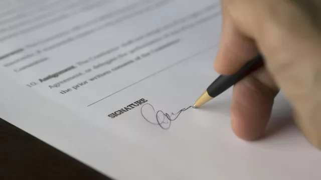 Los contratos forward movieron US$ 2.576 millones en 2025 y ganan terreno como escudo frente al dólar