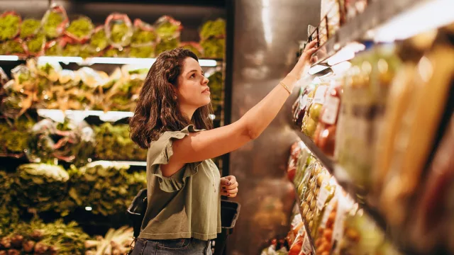 La confianza del consumidor cayó a 38,21 puntos en mayo y se mantiene en terreno pesimista