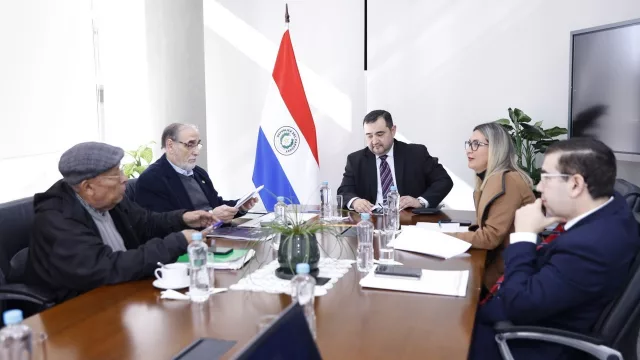 Salario mínimo sin consenso: última palabra queda en poder del Ejecutivo que fijó reajuste en 5%