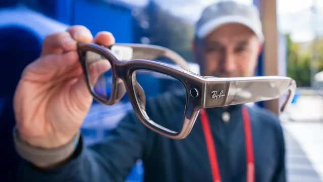Meta y Ray-Ban apuestan por el futuro: llegan los lentes inteligentes con pantalla e inteligencia artificial integrada