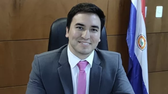 ¿Tu jefe puede escribirte por WhatsApp fuera del horario laboral? Lo que dice la legislación paraguaya