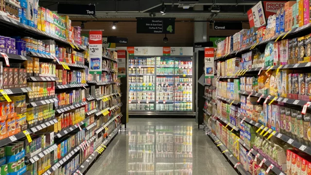 Supermercados duplicaron pedidos de costillas y cerveza