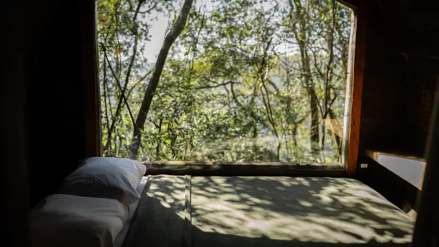Este invierno, Salto Suizo invita a vivir aventura y naturaleza con tirolesa, cabalgatas y hospedaje en reserva