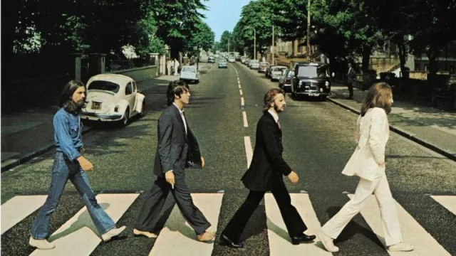 Más que música: cómo The Beatles cambiaron las reglas comerciales de la industria cultural