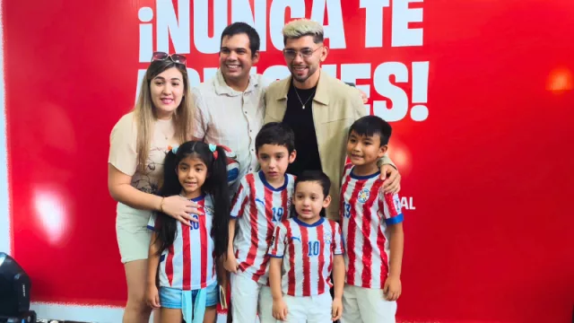 Julio Enciso visitó Mostaza y sorprendió a los fanáticos en la previa de la gran final del Mundial