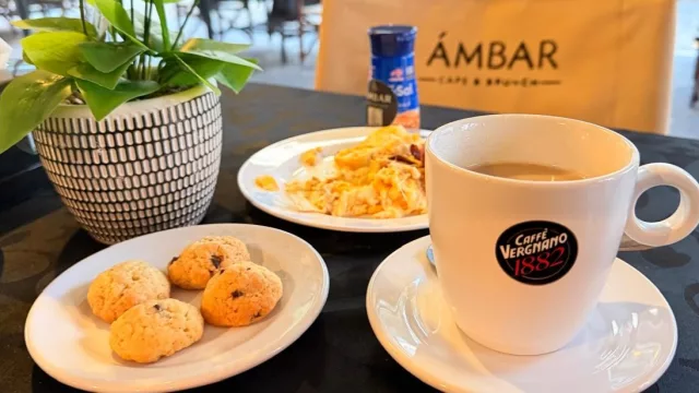 ¿Café italiano o cocido quemado con carbón? Ámbar Café & Brunch llega con una nueva propuesta a San Lorenzo