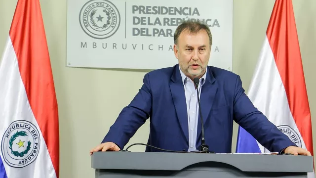 Exministros afirman que hay que poner atención al equilibrio fiscal: proponen reevaluar programas