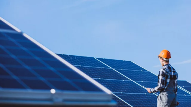 El mercado eléctrico podría abrirse al capital privado y la ANDE dejaría de concentrar la regulación