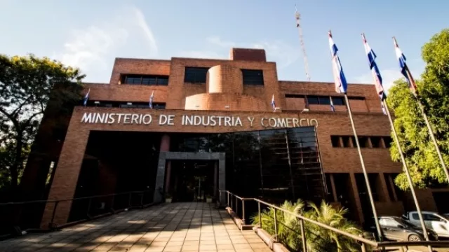 ¿Qué cambiaría para el turismo con la Senatur dentro del MIC? Hoteleros apoyan y operadores plantean reparos