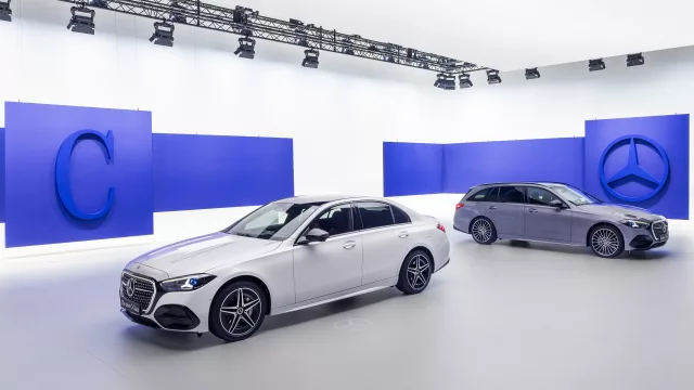 Mercedes-Benz renueva la Clase C con IA, electrificación y nuevas funciones
