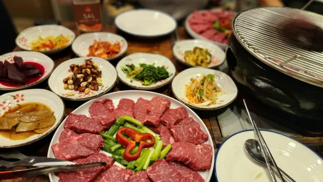 Hansik, más de 25 cortes, kimchi y sabores tradicionales para viajar a Corea desde Asunción
