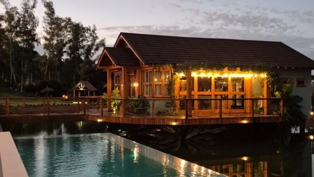 ¿Dormir en una cabaña sobre el agua? En Canindeyú existe KCabañas Venåmore donde es posible