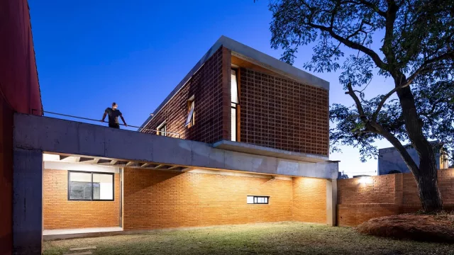 ¿Querés ahorrar energía con paneles solares? La arquitectura puede hacer la diferencia antes de instalarlos