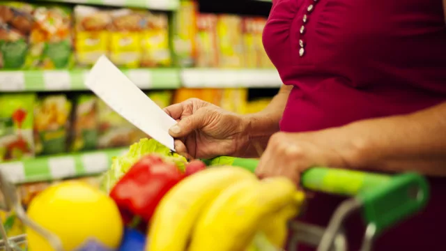Baja el monto promedio de compra en supermercados: ¿qué está cambiando en el consumidor?