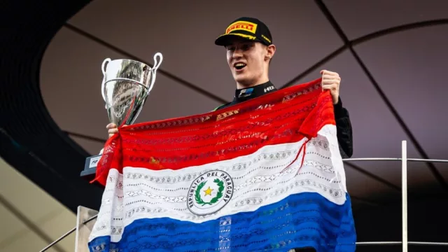 Joshua Duerksen hace historia con Mercedes: es el primer paraguayo en conducir un Fórmula 1
