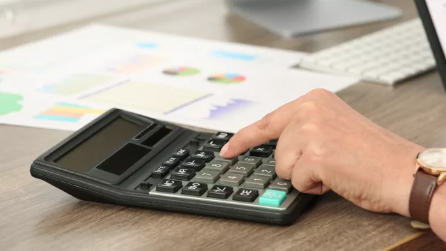 El mercado espera una inflación de 3% y un dólar más barato al cierre de 2026