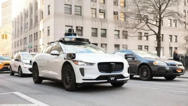 ¿Viajarías en un taxi sin conductor? Madrid se prepara para recibir los vehículos autónomos de Waymo