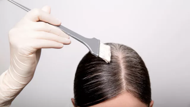 Tintes veganos: ¿son naturales, cubren las canas y qué beneficios ofrecen?